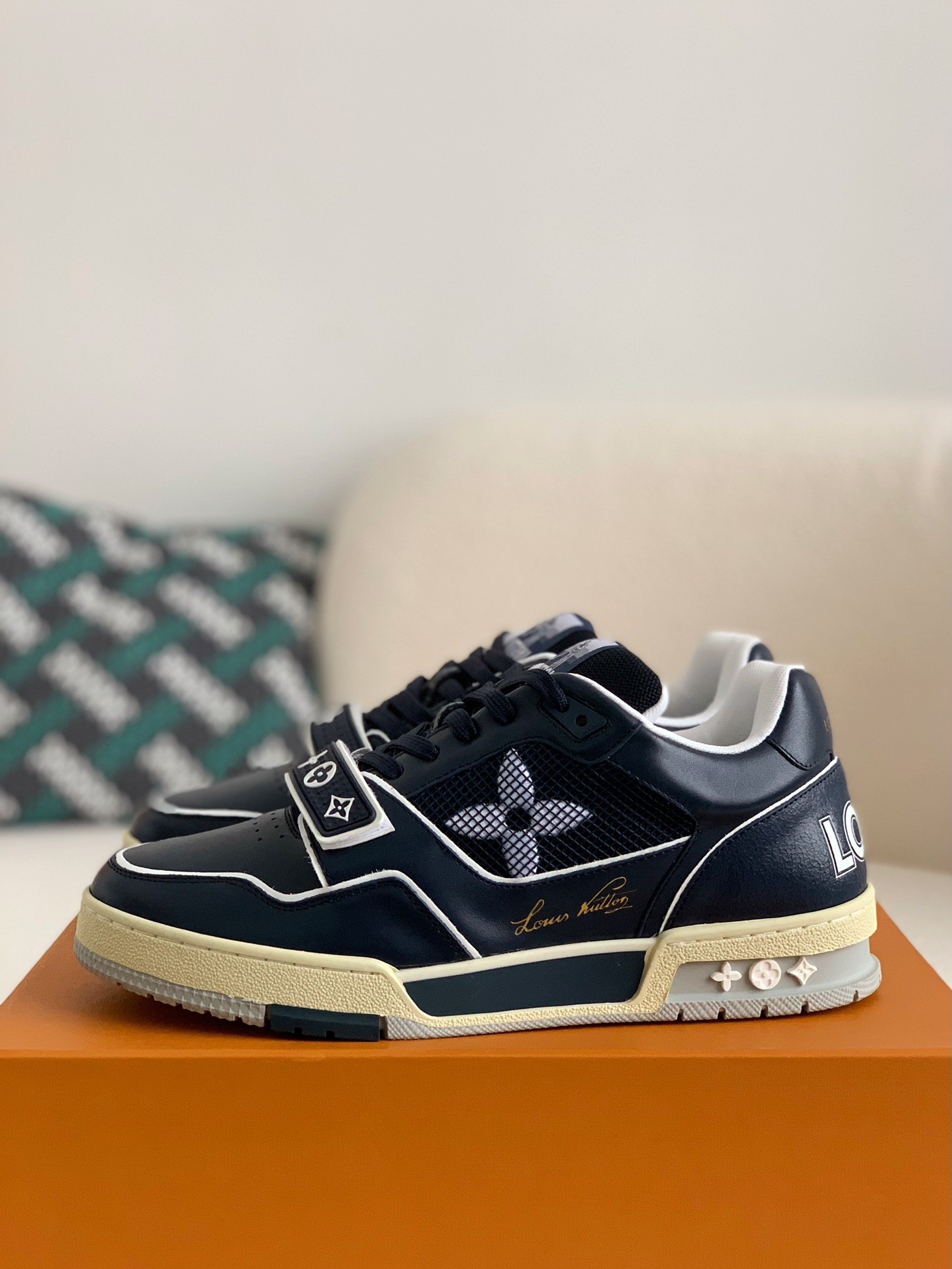 「#32」LOUIS VUITTON TRAINER 1A98UX Sneakers Fall/Winter