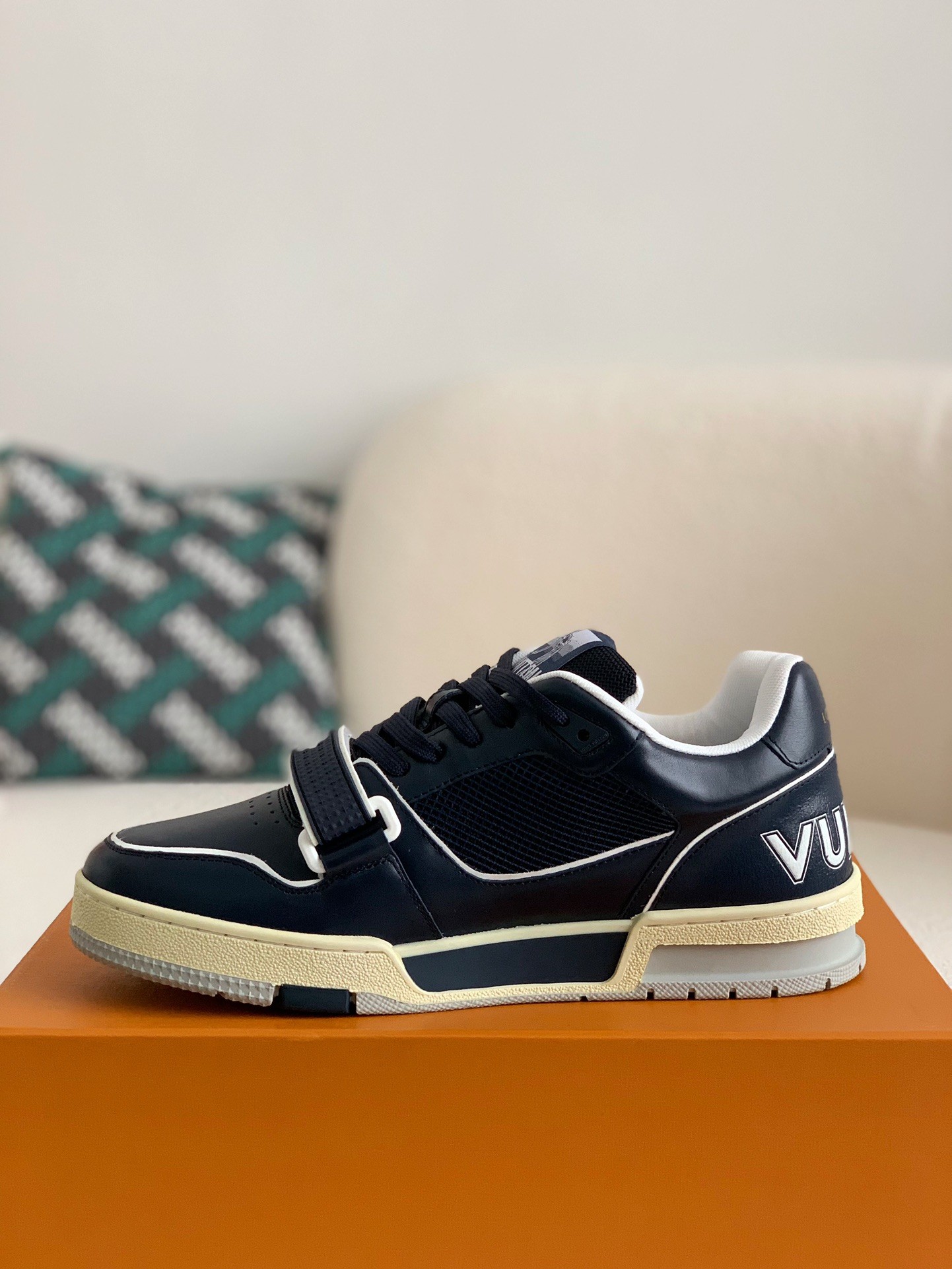 「#32」LOUIS VUITTON TRAINER 1A98UX Sneakers Fall/Winter - 图片 4
