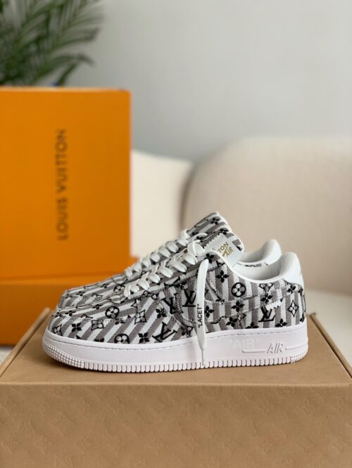 「#121」LOUIS VUITTON X NIKE AIR FORCE 1 SNEAKER