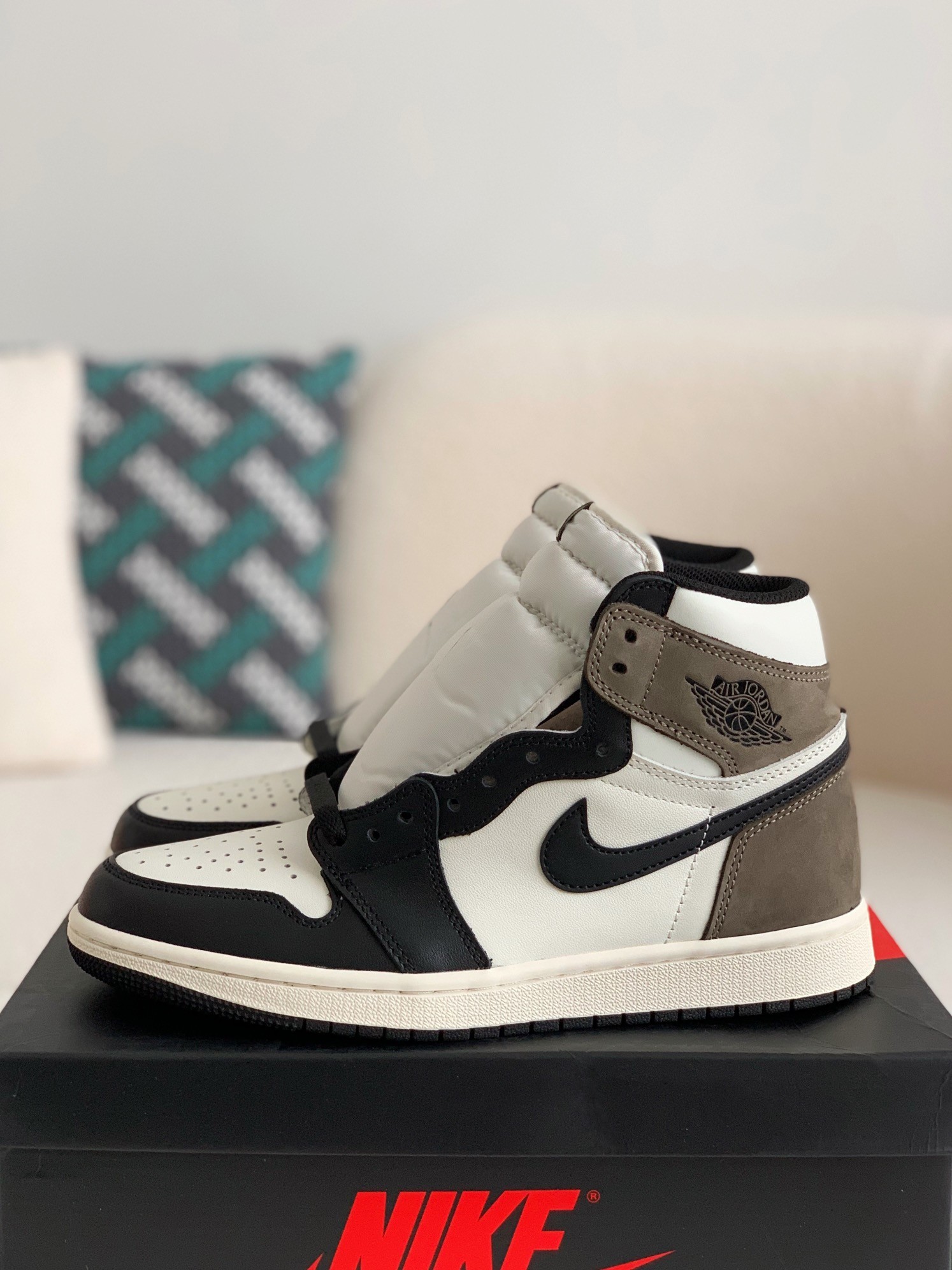 「#67」Nike Air Jordan 1 High Retro Og "Dark Mocha