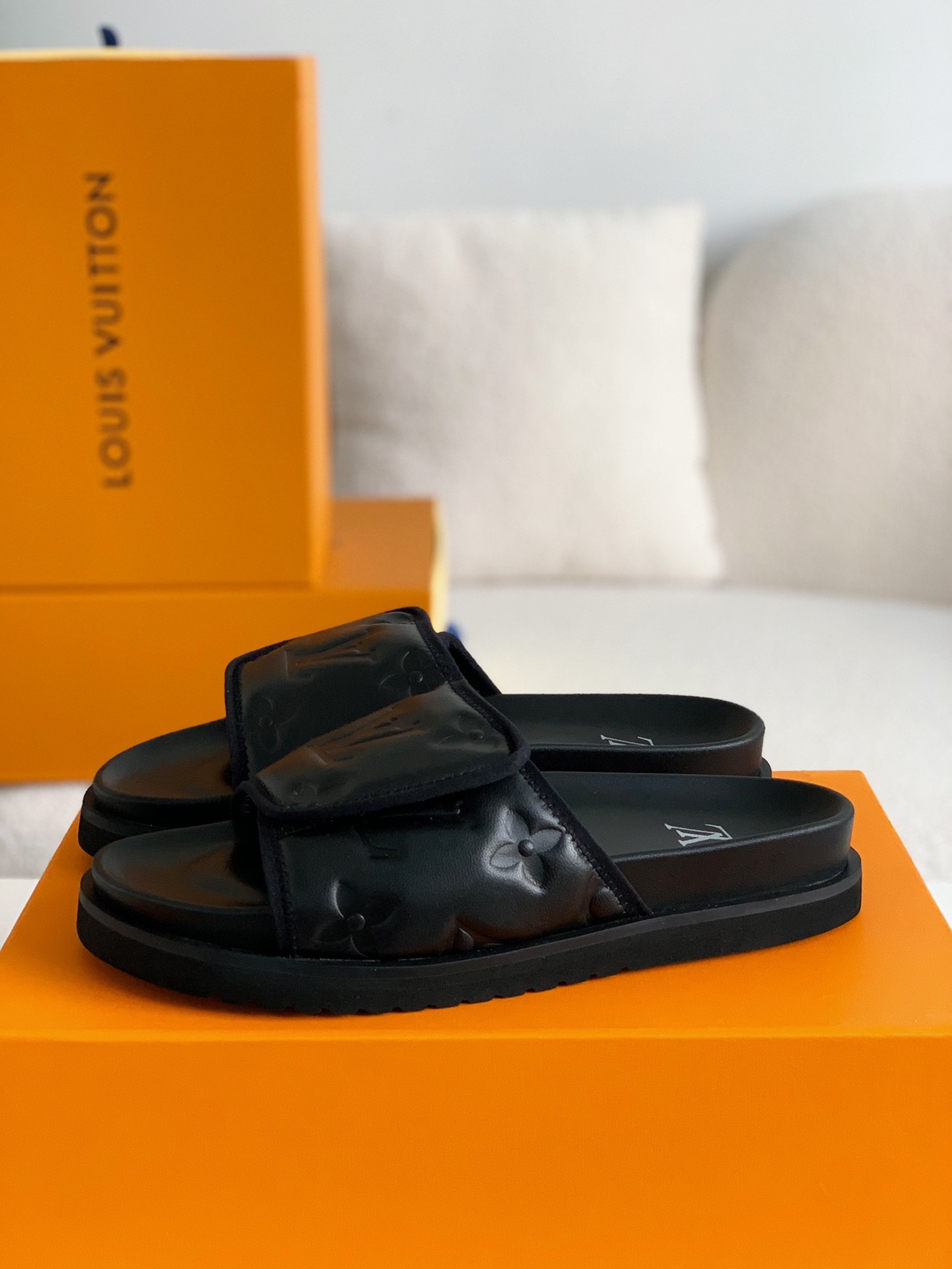 「#242」LOUIS VUITTON MIAMI MULE