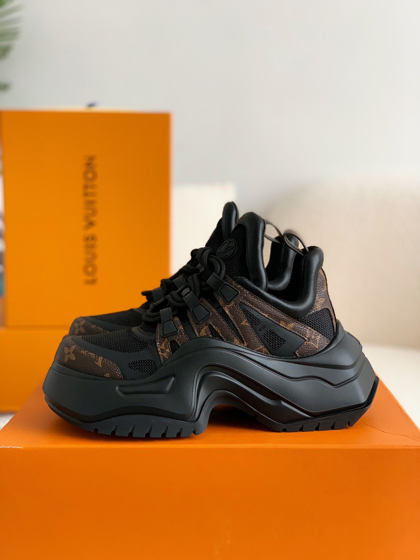 「#258」Louis Vuitton Archlight Sneaker