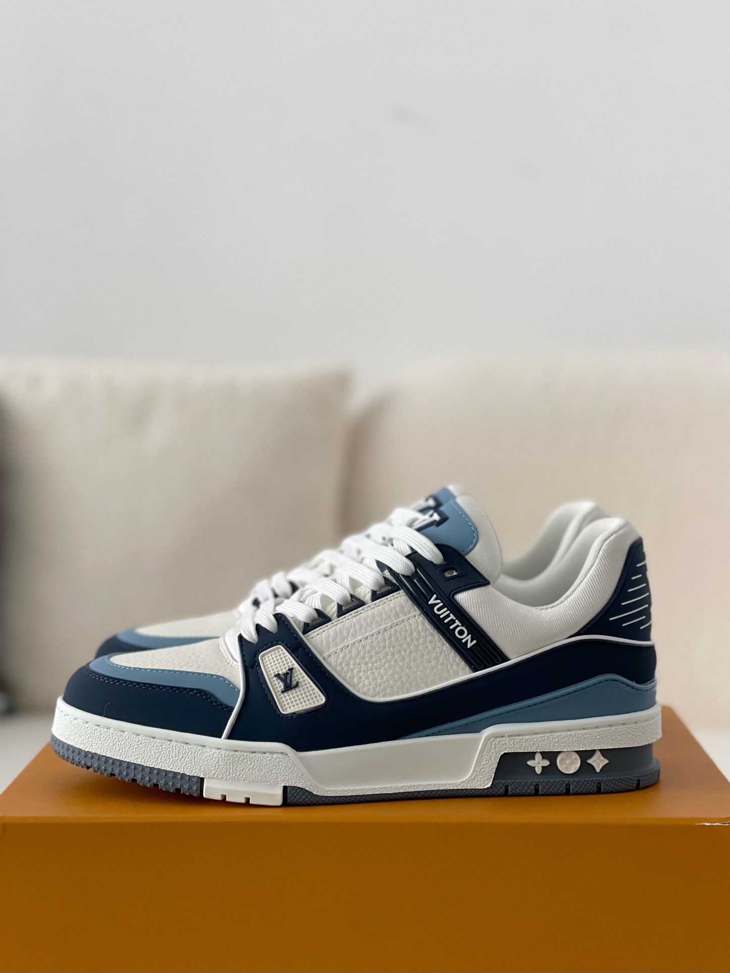 「#569」LOUIS VUITTON TRAINER Sneakers