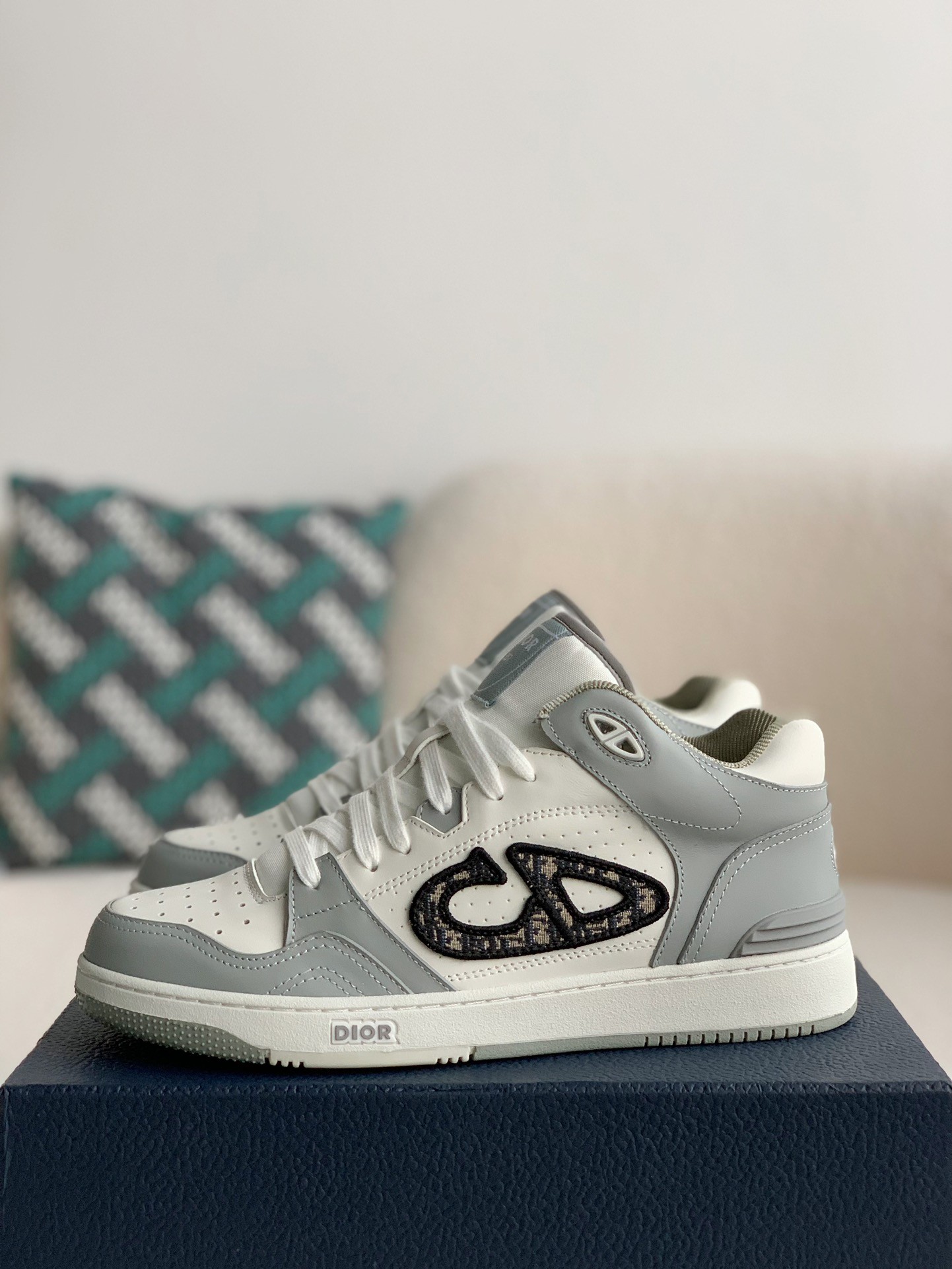 「#837」dior b57