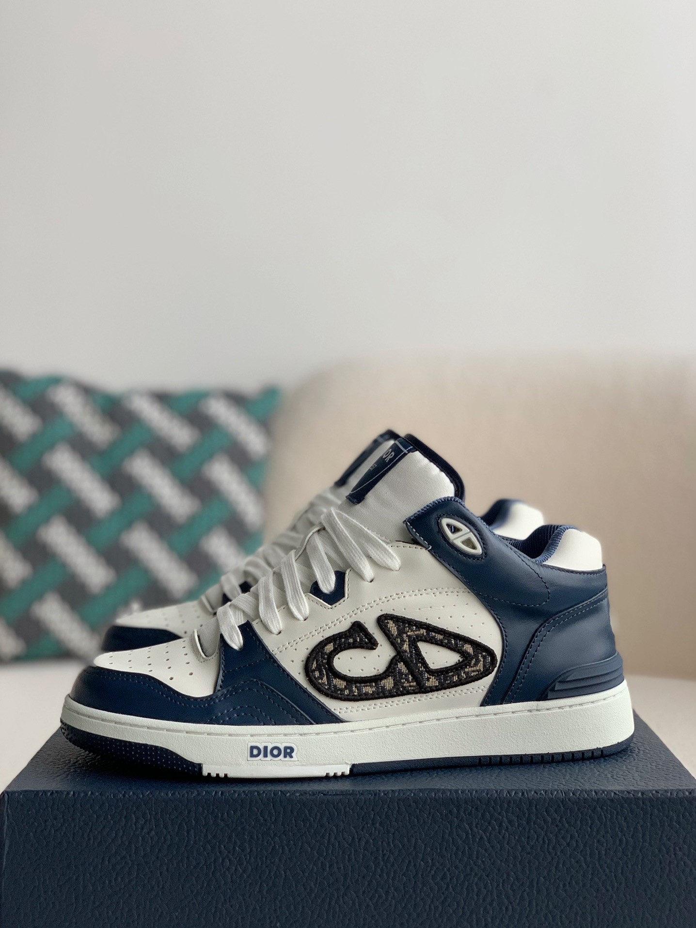 「#838」dior b57