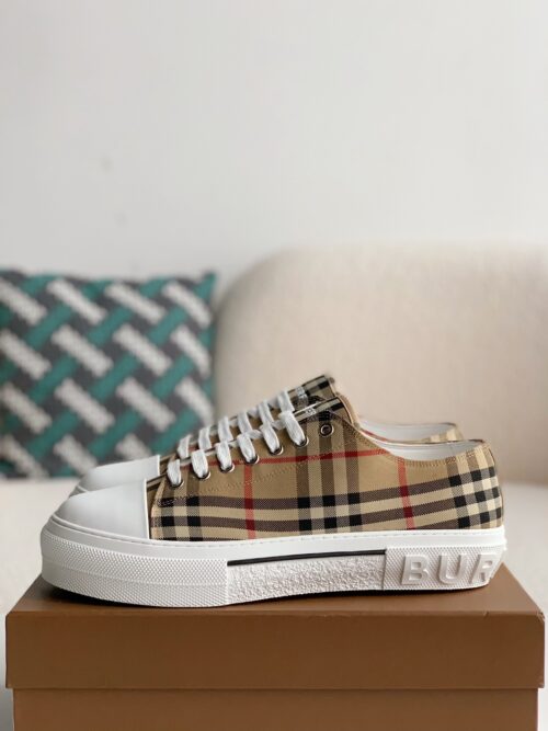 「#1075」Burberry Low cut casual sports shoes