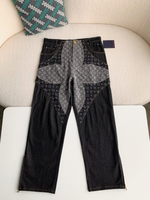 「#1102」Louis Vuitton costumes