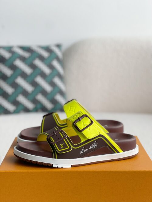 「#1582」LOUIS VUITTON MAN SLIPPERS