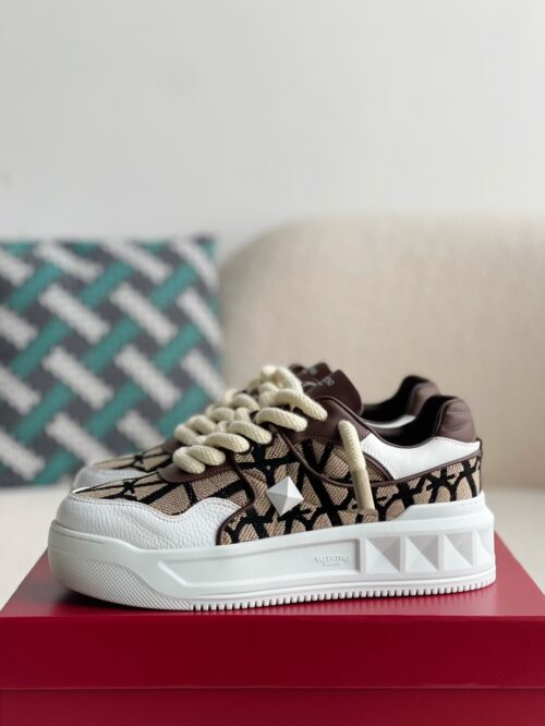 「#1623」Valentino One Stud Sneakers