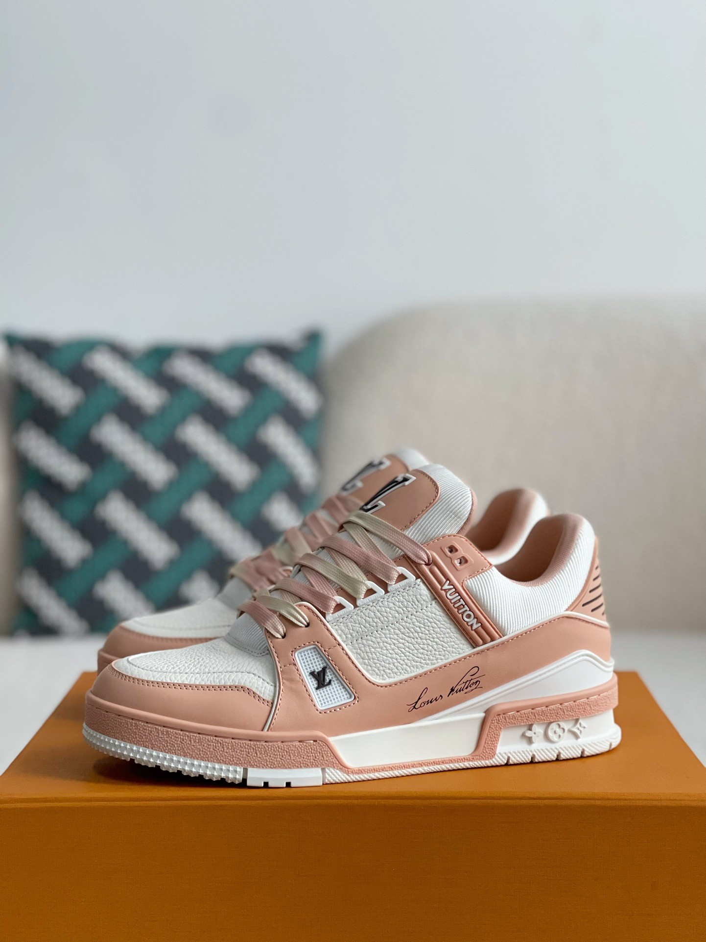 「#1844」LOUIS VUITTON SNEAKERS