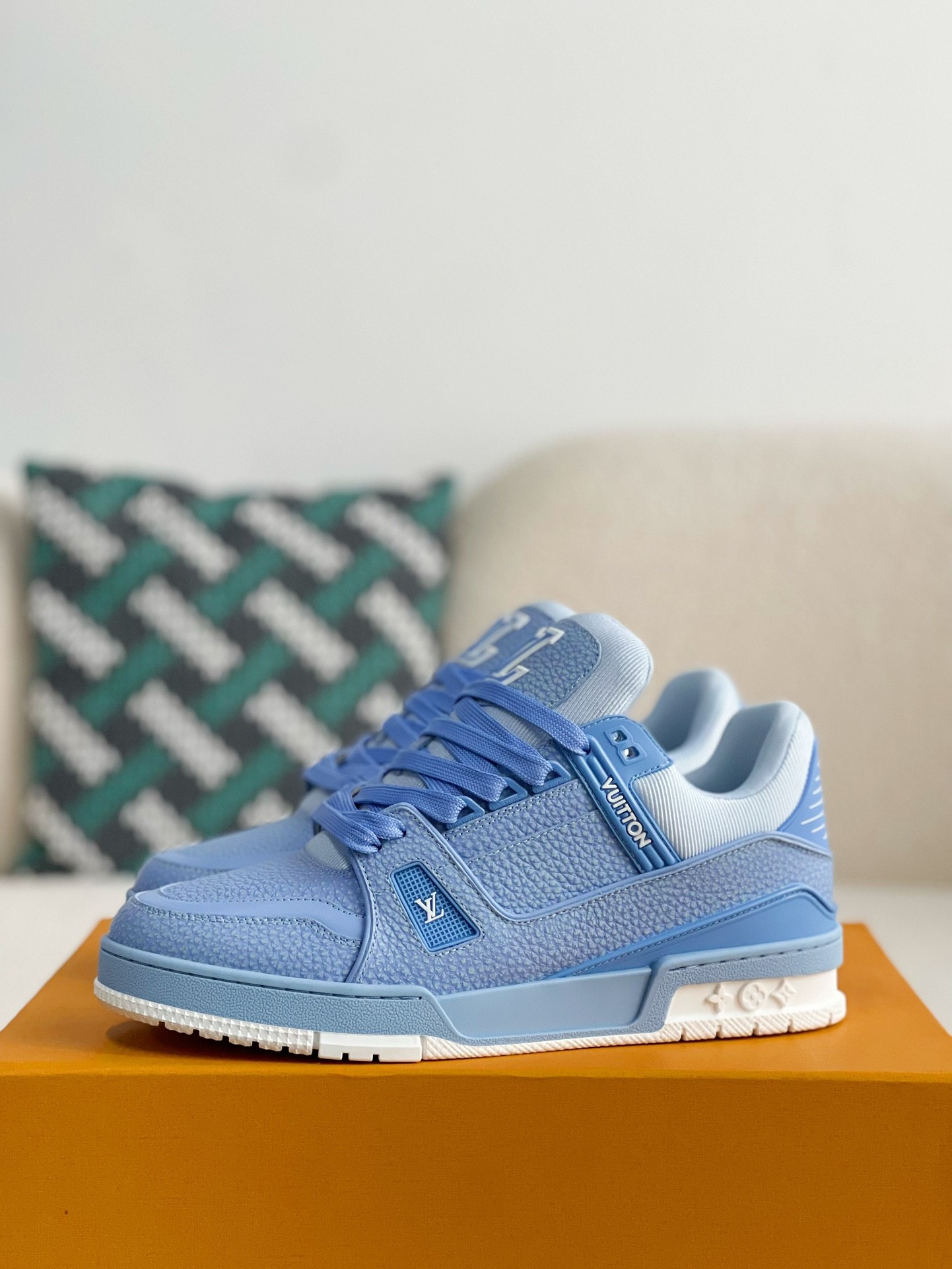 「#1888」LOUIS VUITTON SNEAKERS