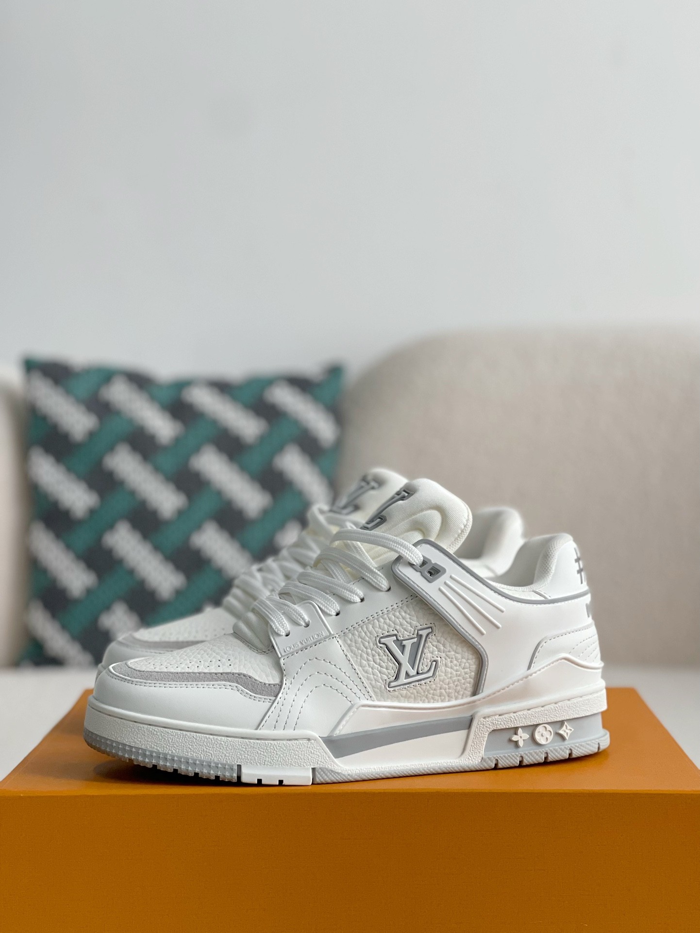 「#1902」LOUIS VUITTON SNEAKERS
