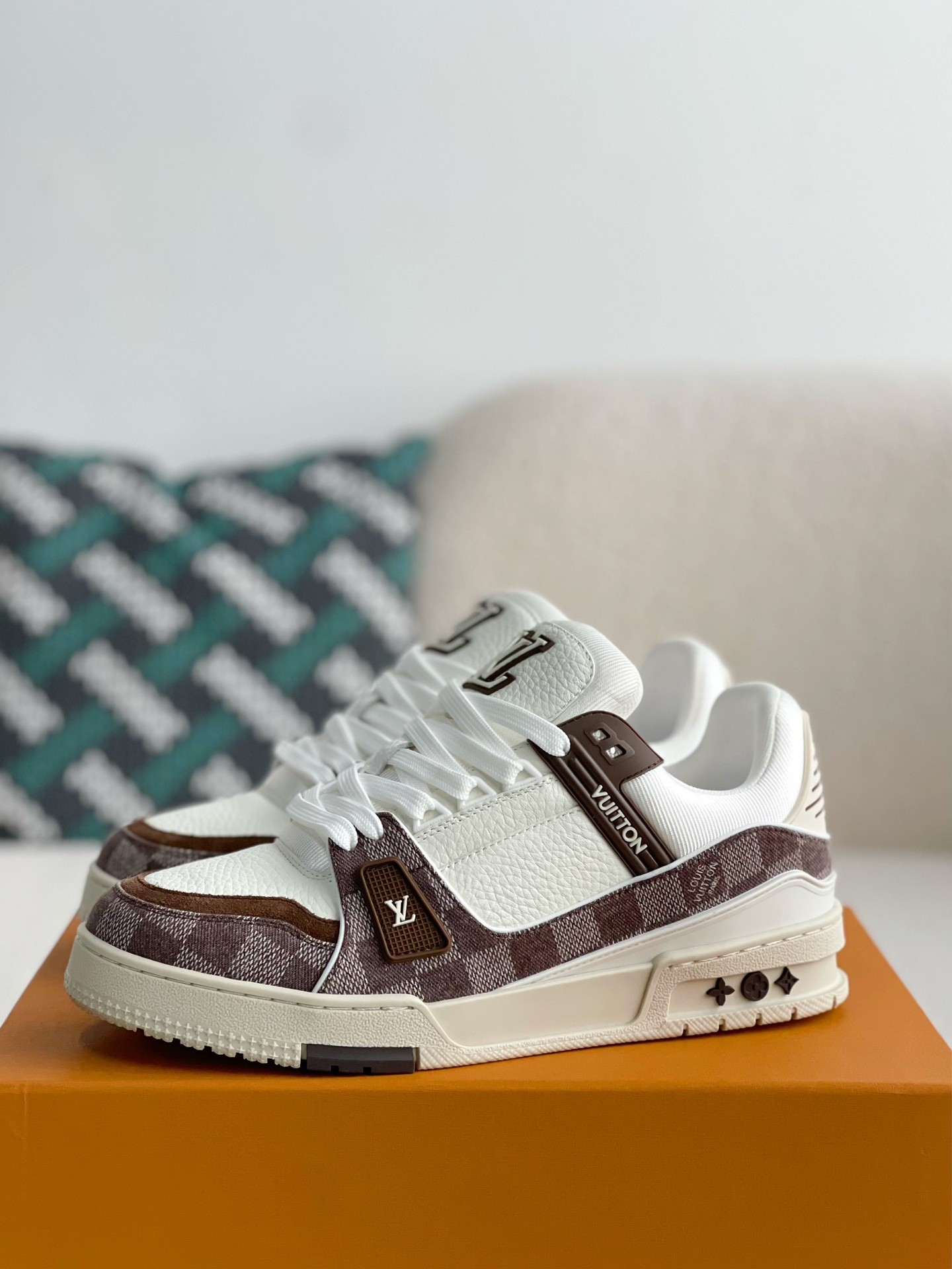 「#1989」 LOUIS VUITTON TRAINER SNEAKERS