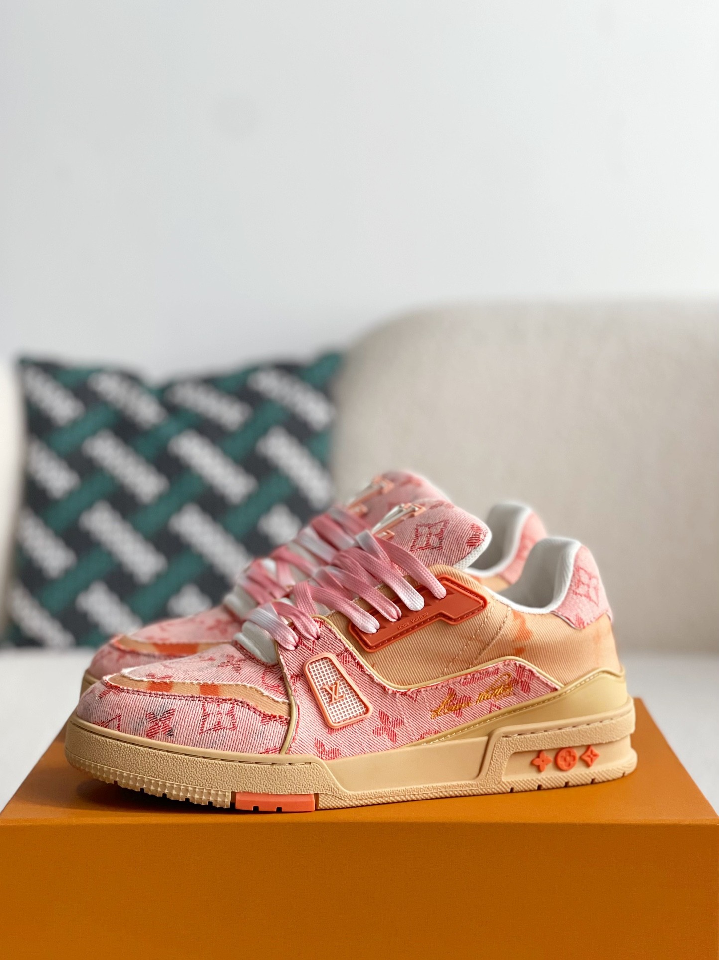 「#1995」 LOUIS VUITTON TRAINER SNEAKERS