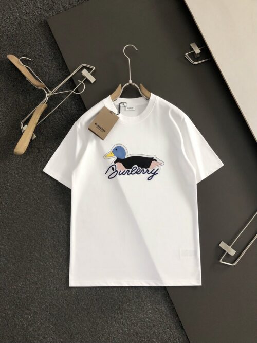 「#2056」Burberry Black reachable duck cartoon footprint T-shirt