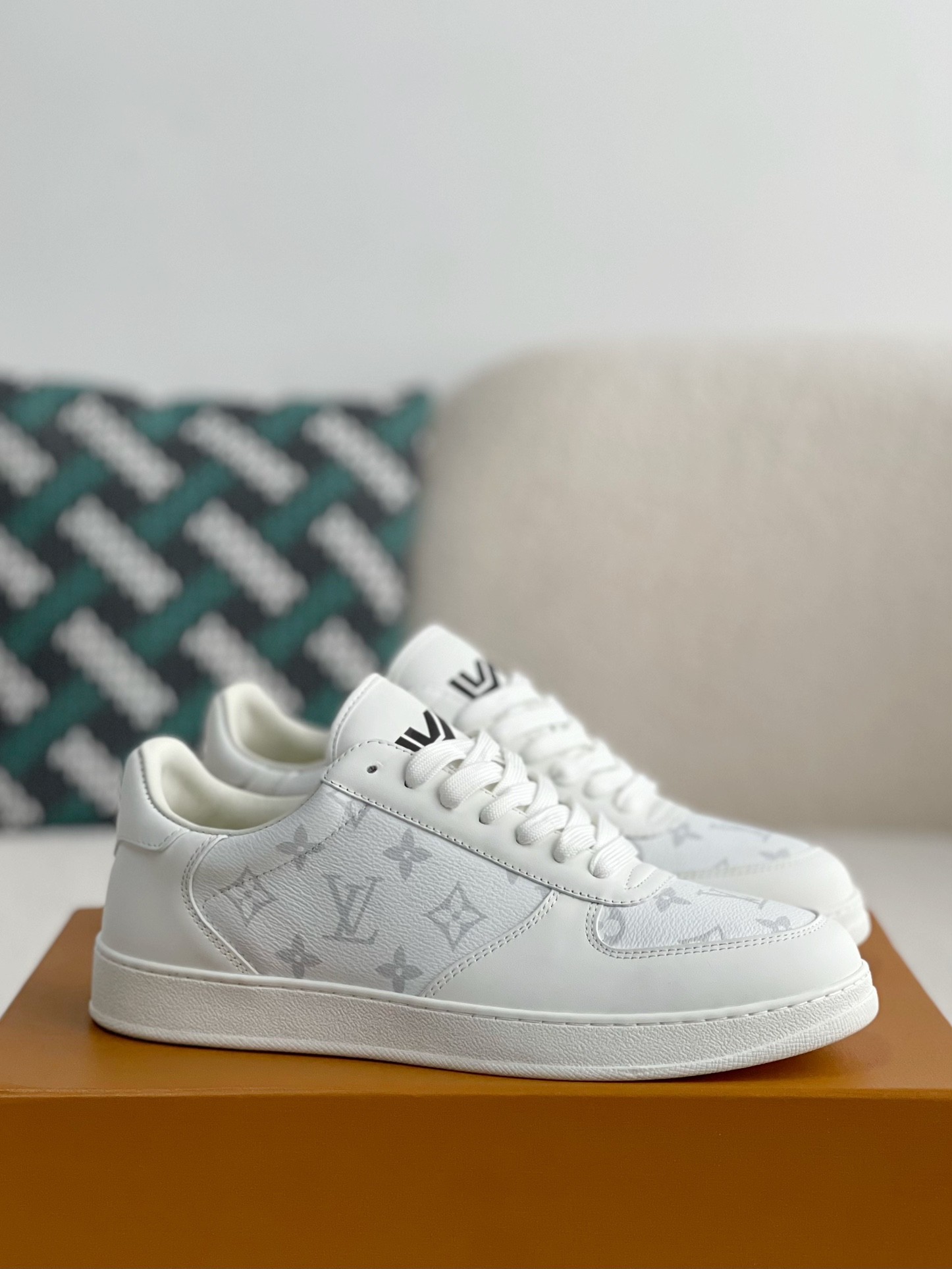「#2069」LOUIS VUITTON RIVOLI SNEAKERS - 图片 2