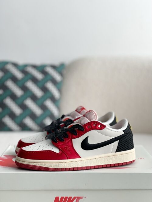 「#2077」Trophy Room x Jordan Air Jordan 1 Low Golf Sneakers