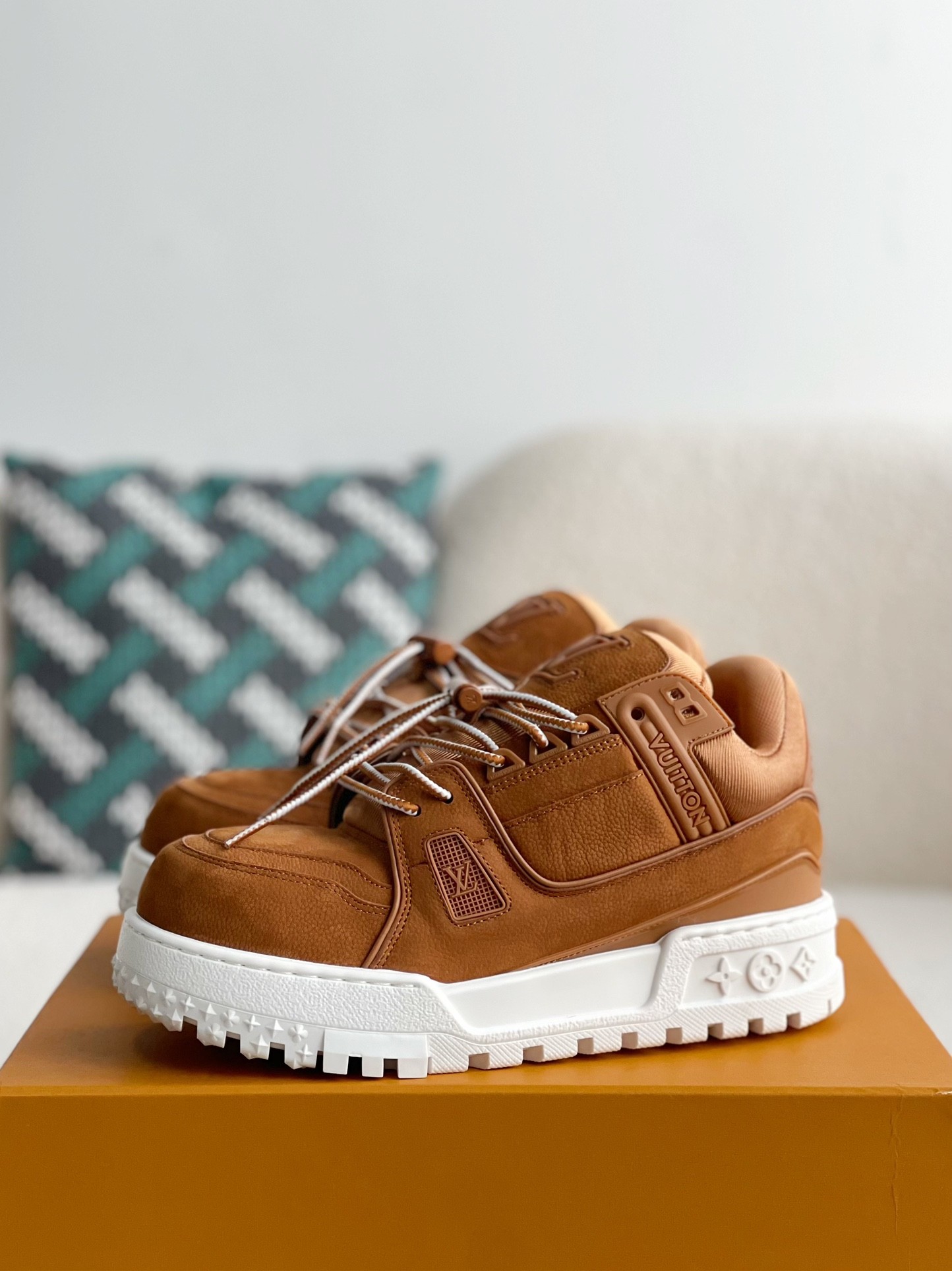 「#2197」 LOUIS VUITTON TRAINER SNEAKERS