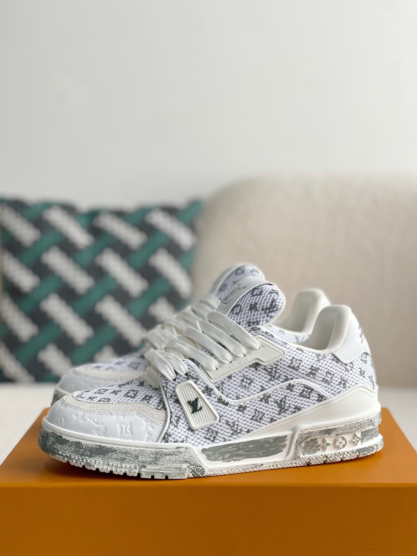 「#2226」LOUIS VUITTON SNEAKERS