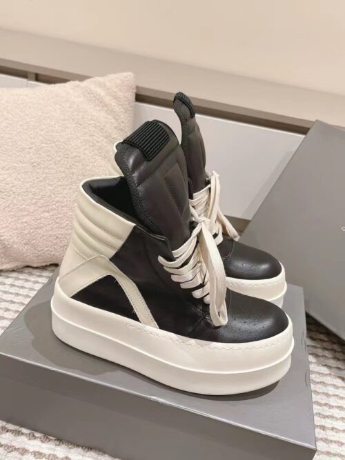 「#2489」Rick Owens Black and white inverted triangle