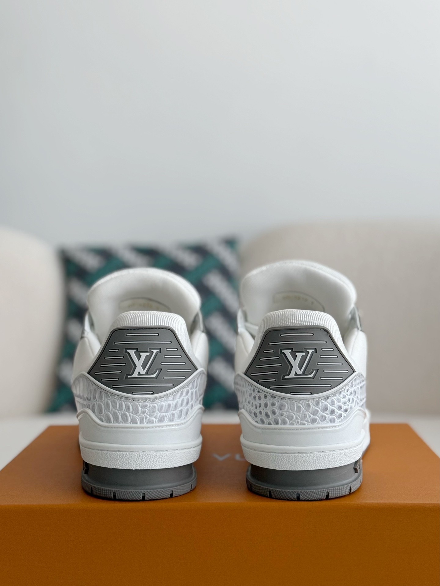 「#2530」LOUIS VUITTON SNEAKERS - 图片 3