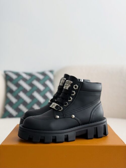 「#2557」LOUIS VUITTON Leather Round toe lace-up boots