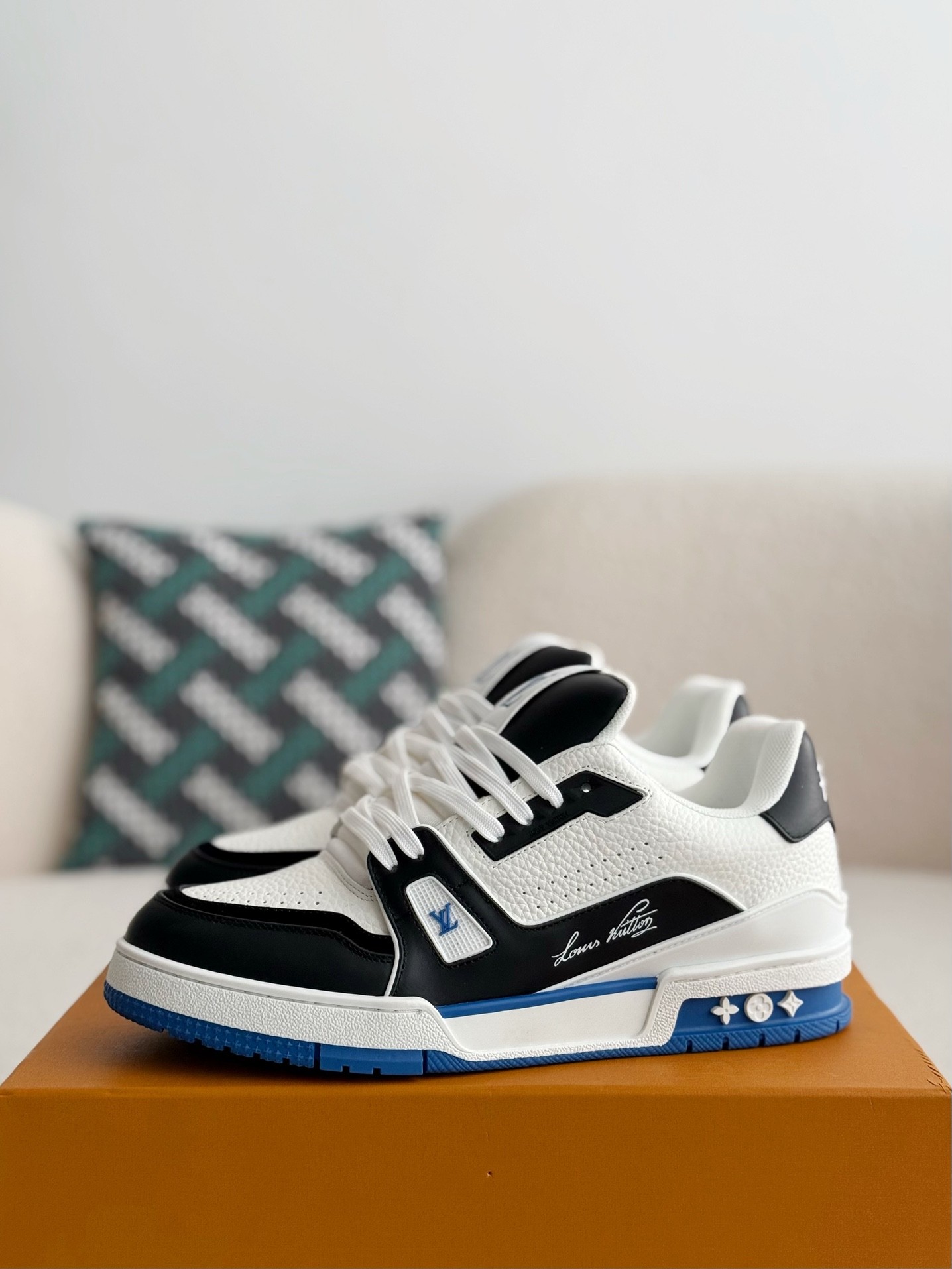 「#2559」LOUIS VUITTON TRAINER SNEAKERS