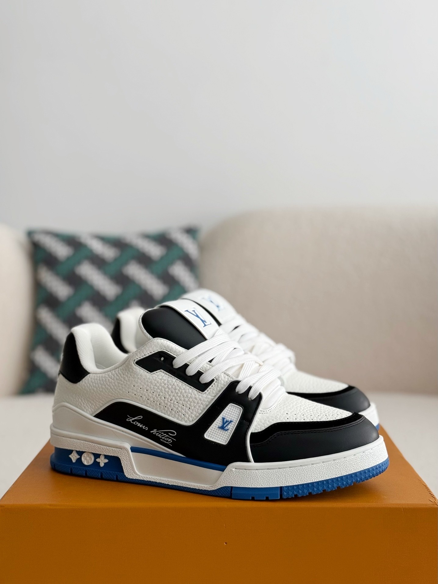「#2559」LOUIS VUITTON TRAINER SNEAKERS - 图片 2