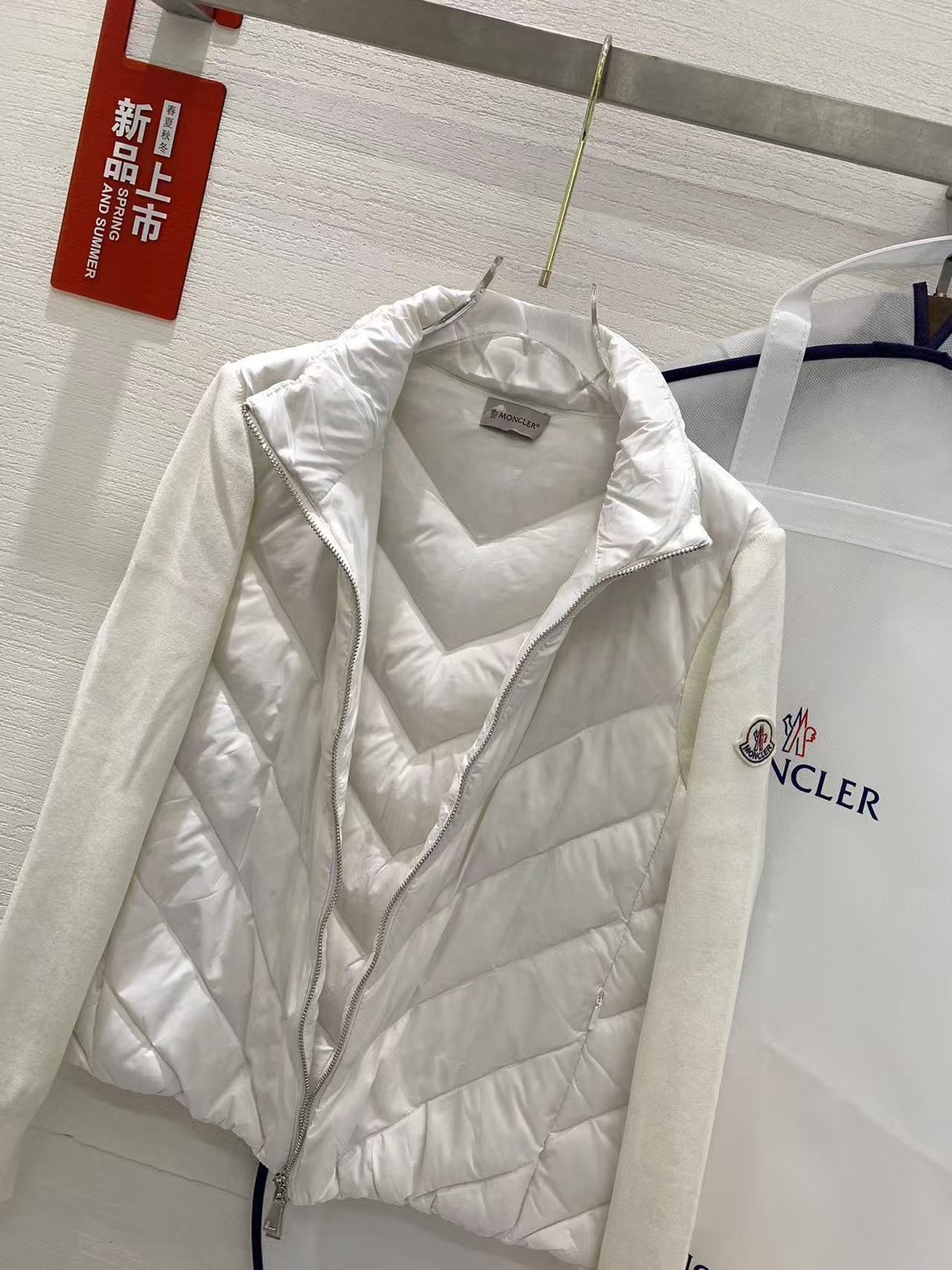 「#2709」Moncler new women's V-pattern stitching knitted sleeves stand collar down jacket - 图片 4