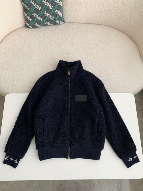 「#2713」Louis Vuitton Embossed leather patch long-sleeve fleece jacket