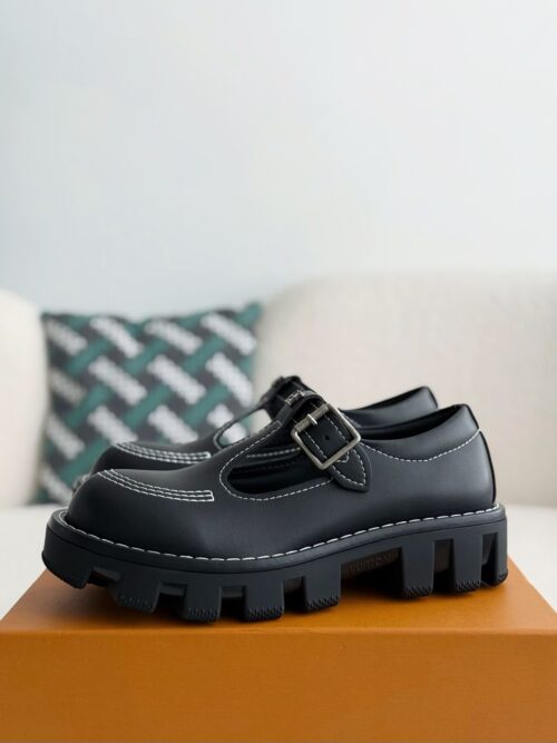 「#2714」 LOUIS VUITTON Cow leather/Round head buckle Casual Shoes