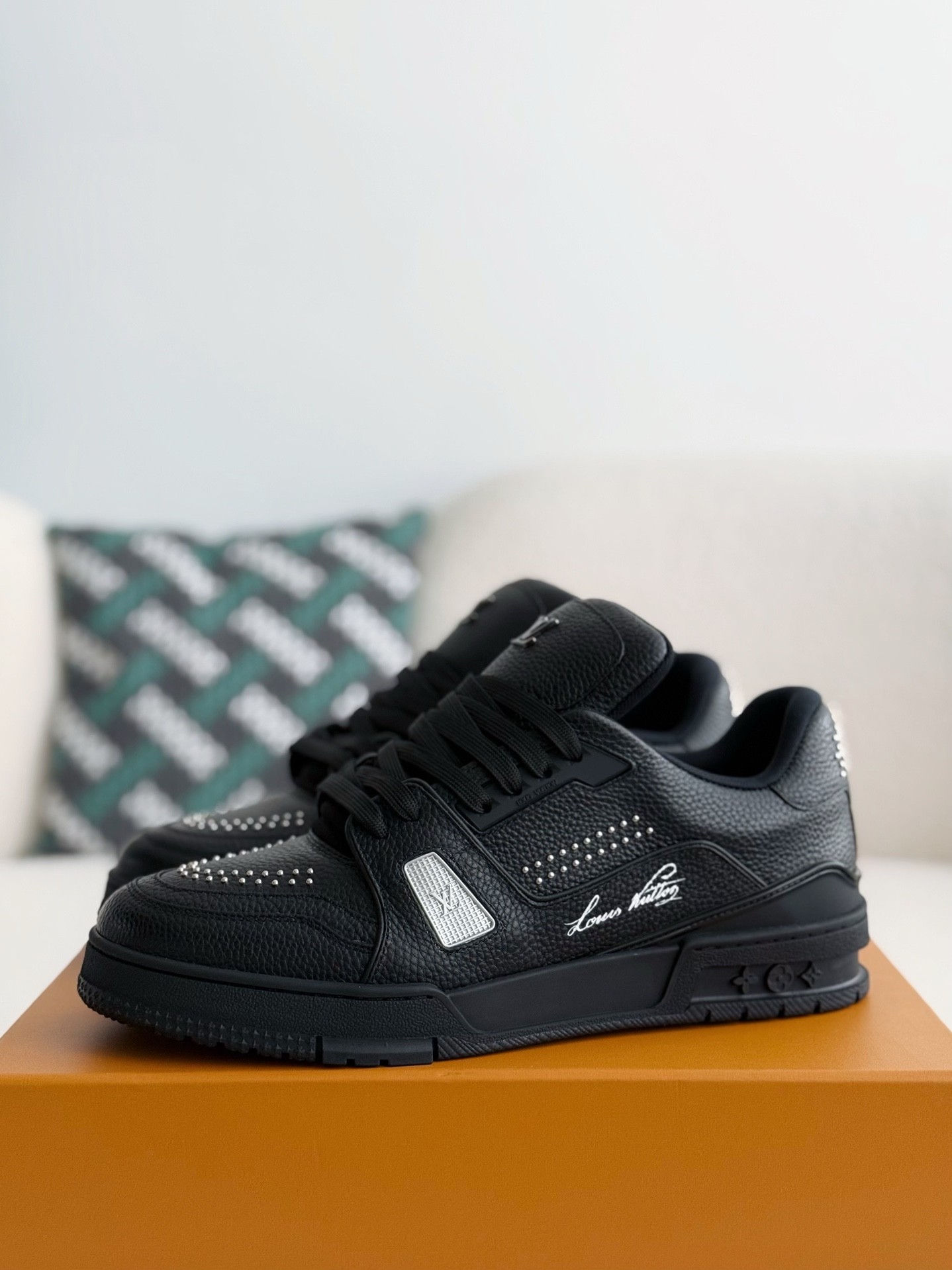 「#2715」LOUIS VUITTON SNEAKERS
