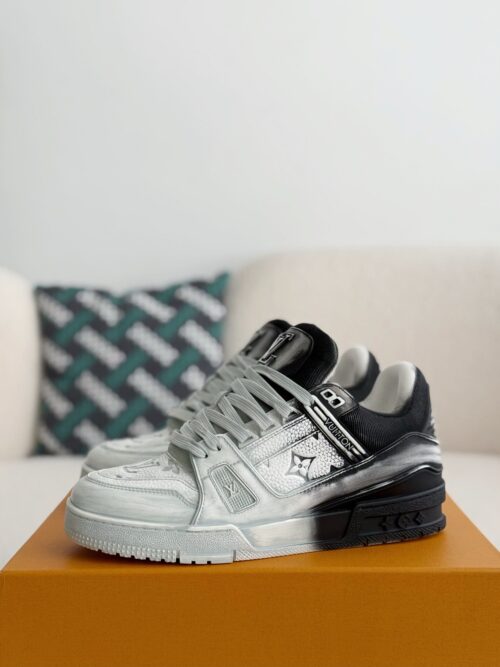 「#2733」 LOUIS VUITTON TRAINER SNEAKERS
