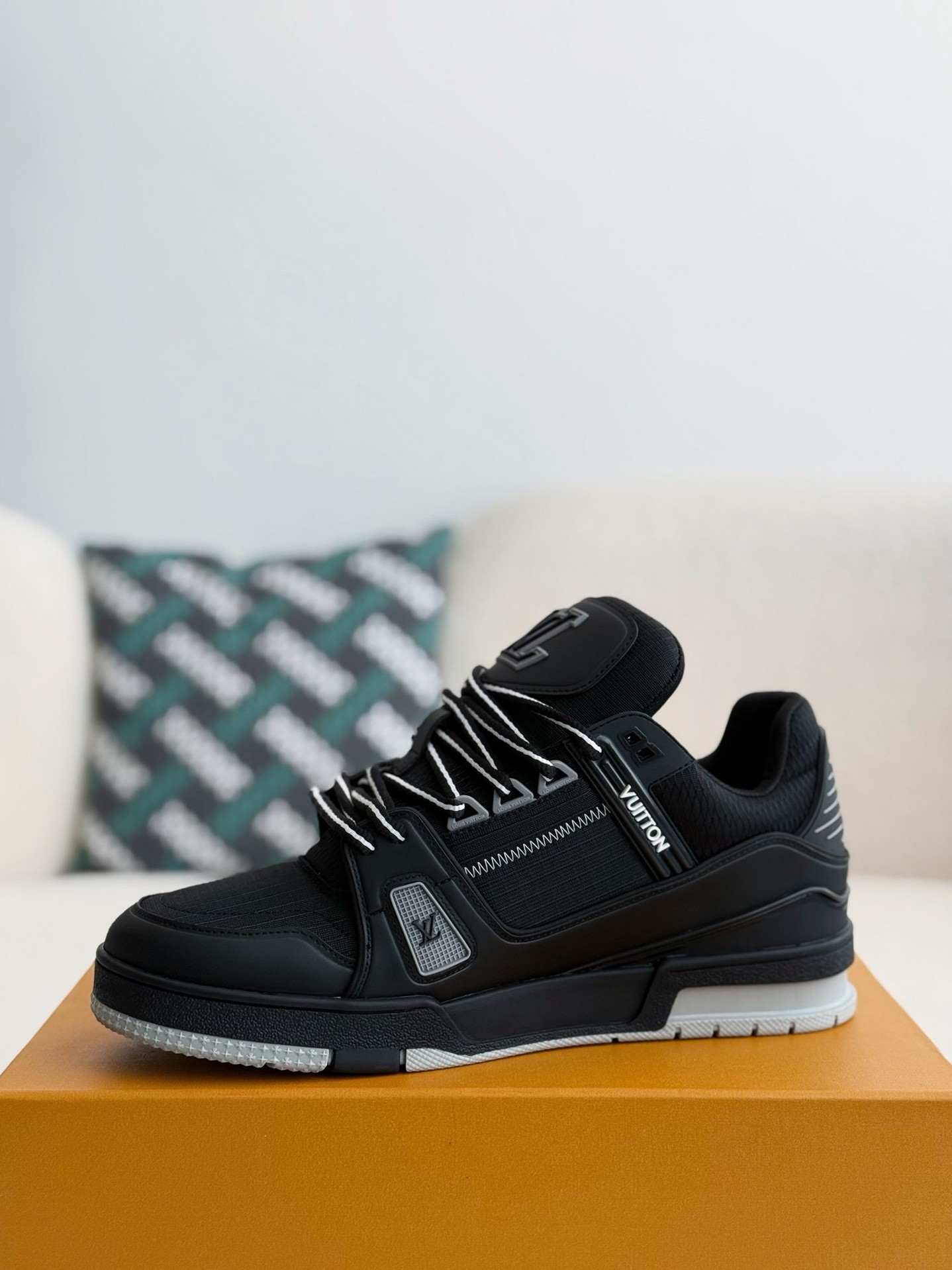 「#2747」 LOUIS VUITTON TRAINER SNEAKERS - 图片 4