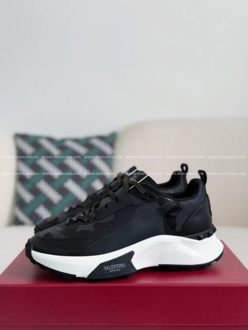 「#2817」Valentino Garavani True Act Casual Shoes