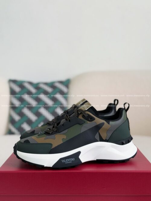 「#2820」Valentino Garavani True Act Casual Shoes