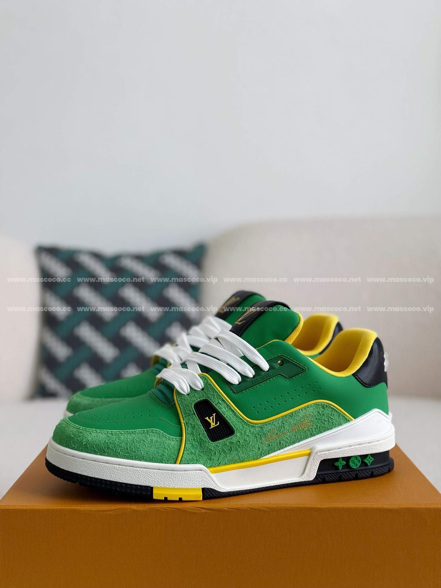 「#2869」LOUIS VUITTON TRAINER SNEAKERS