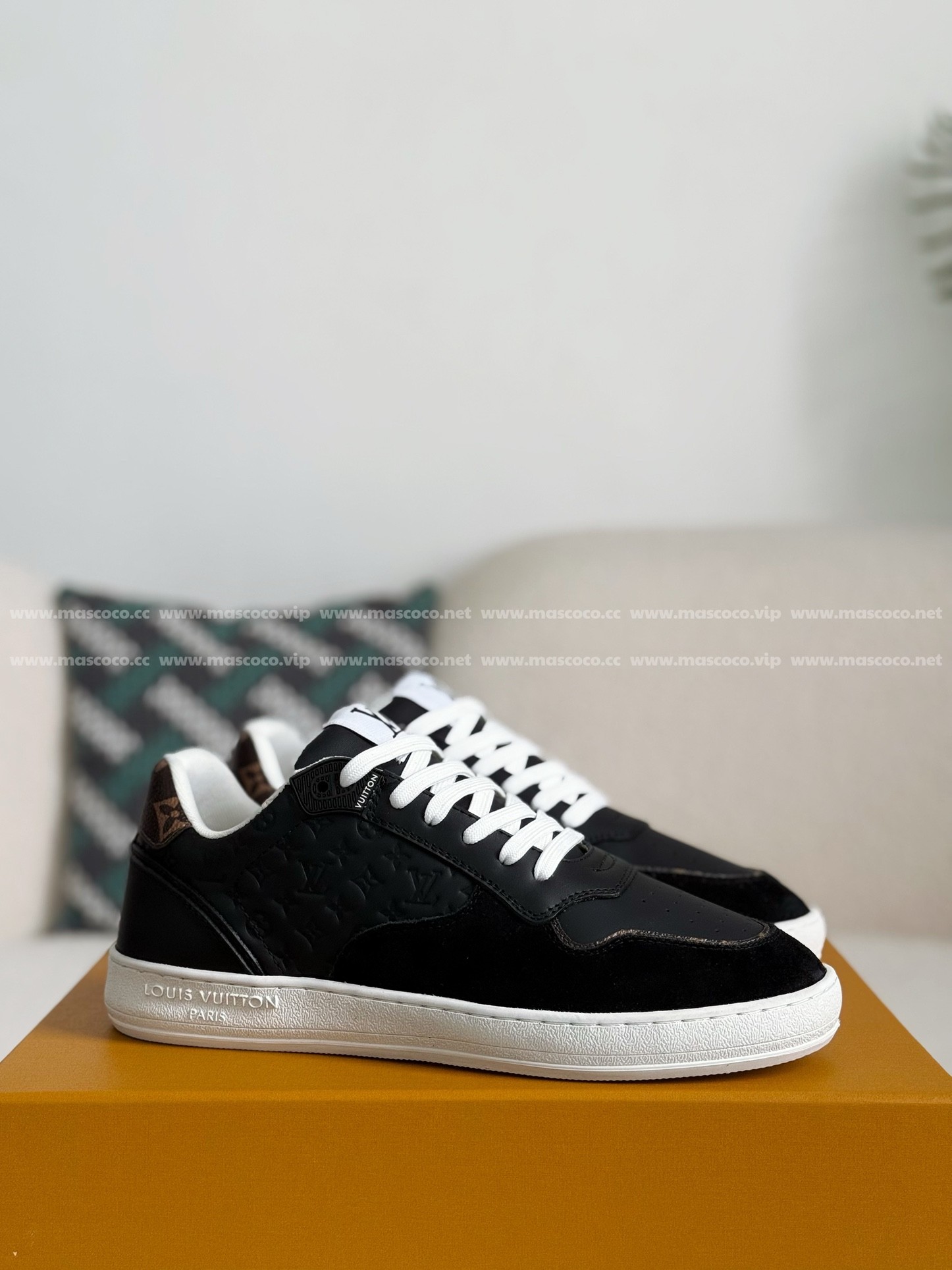 「#3138」Louis Vuitton Leather dark concave printed board shoes - 图片 2