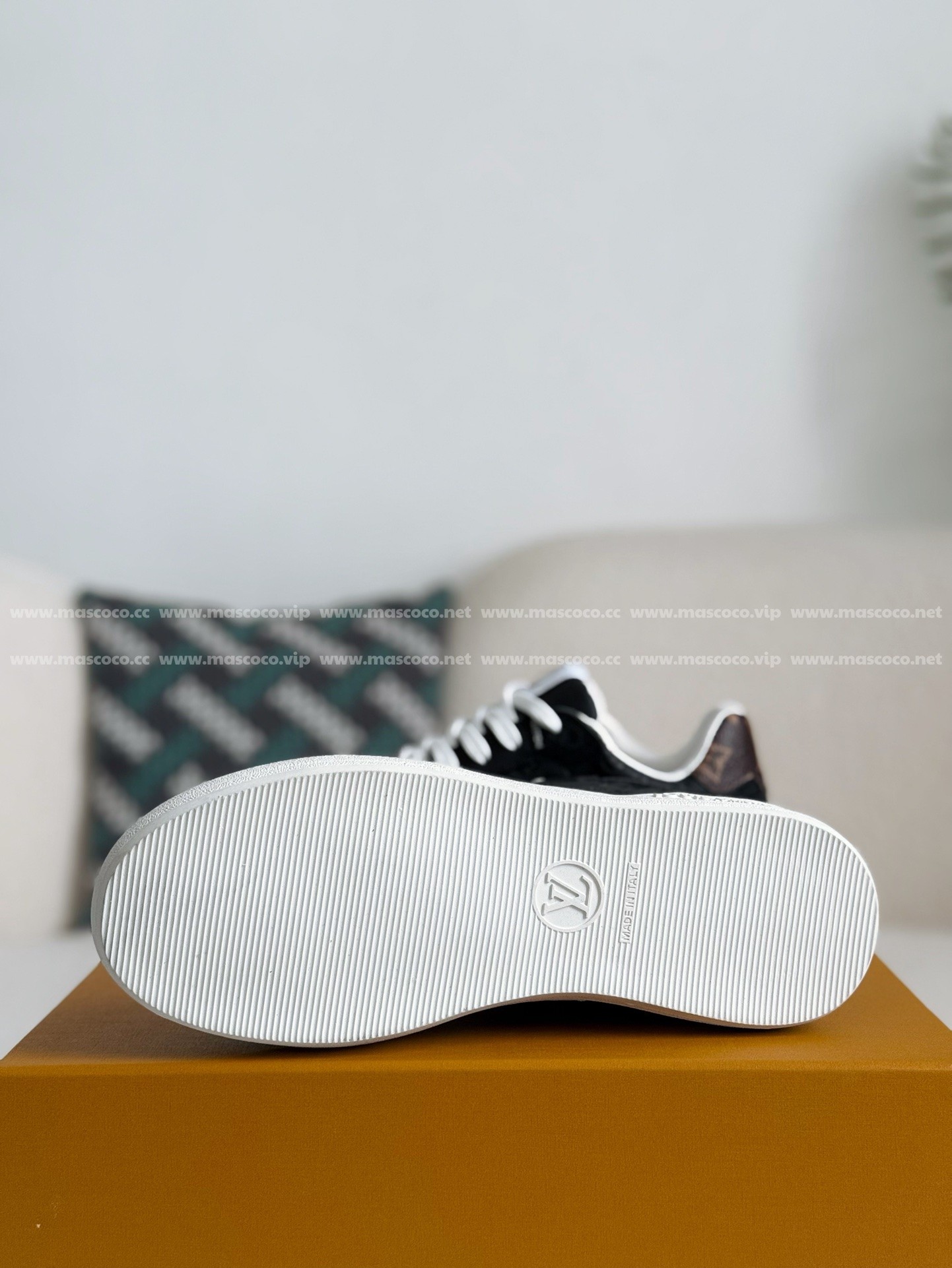 「#3138」Louis Vuitton Leather dark concave printed board shoes - 图片 5
