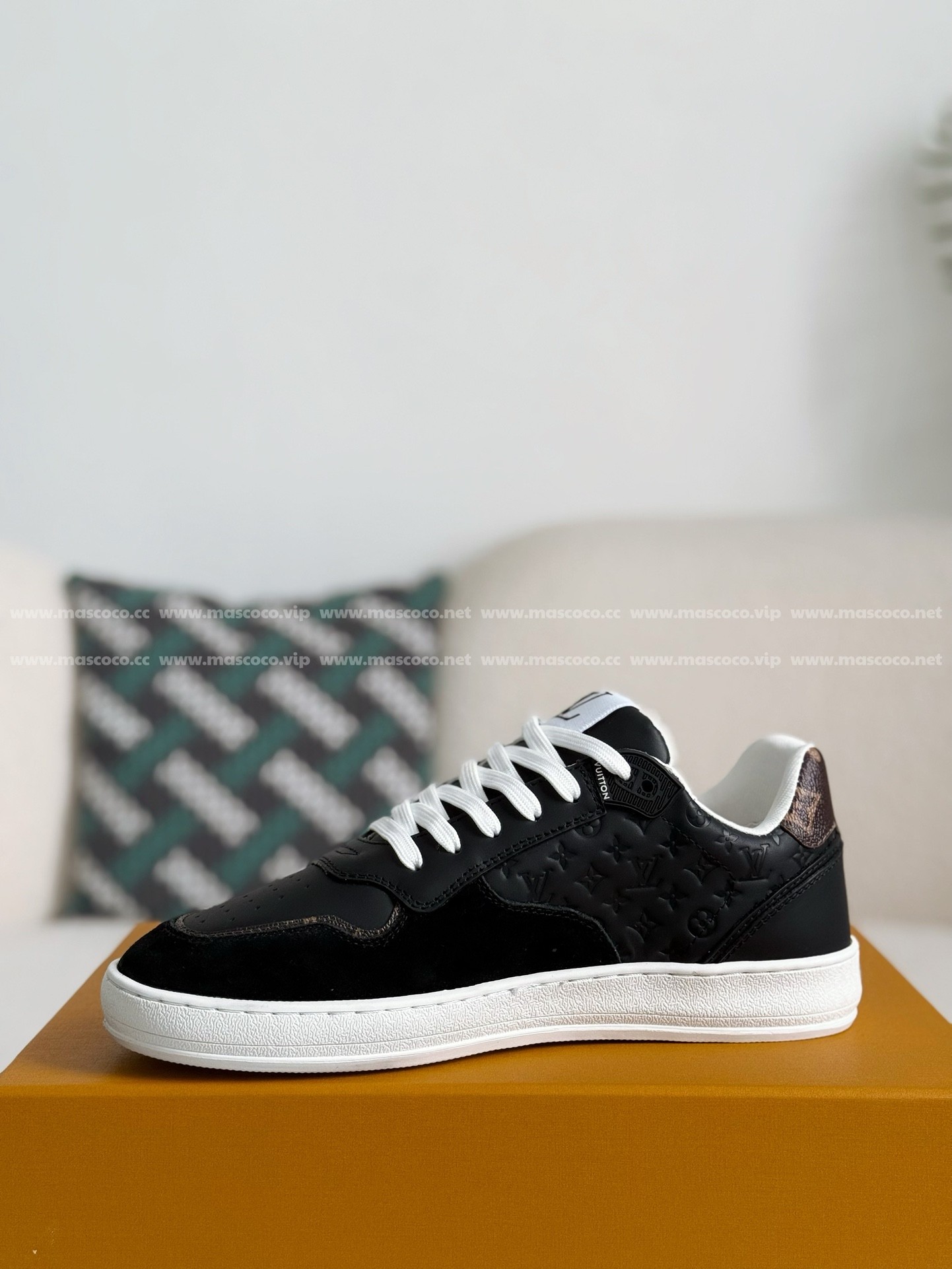 「#3138」Louis Vuitton Leather dark concave printed board shoes - 图片 4
