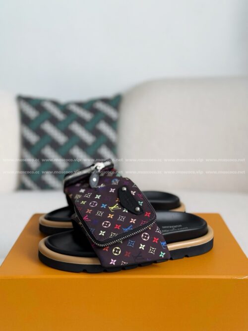 「#3389」LOUIS VUITTON x MURAKAMI Leather Flip Flops