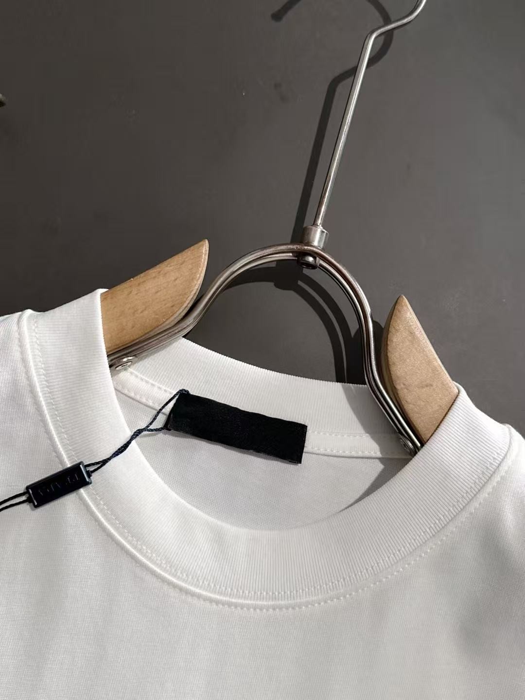 「#3807」Prada 2025 Spring and Summer Latest Round Neck Fashion Short Sleeve - 图片 2
