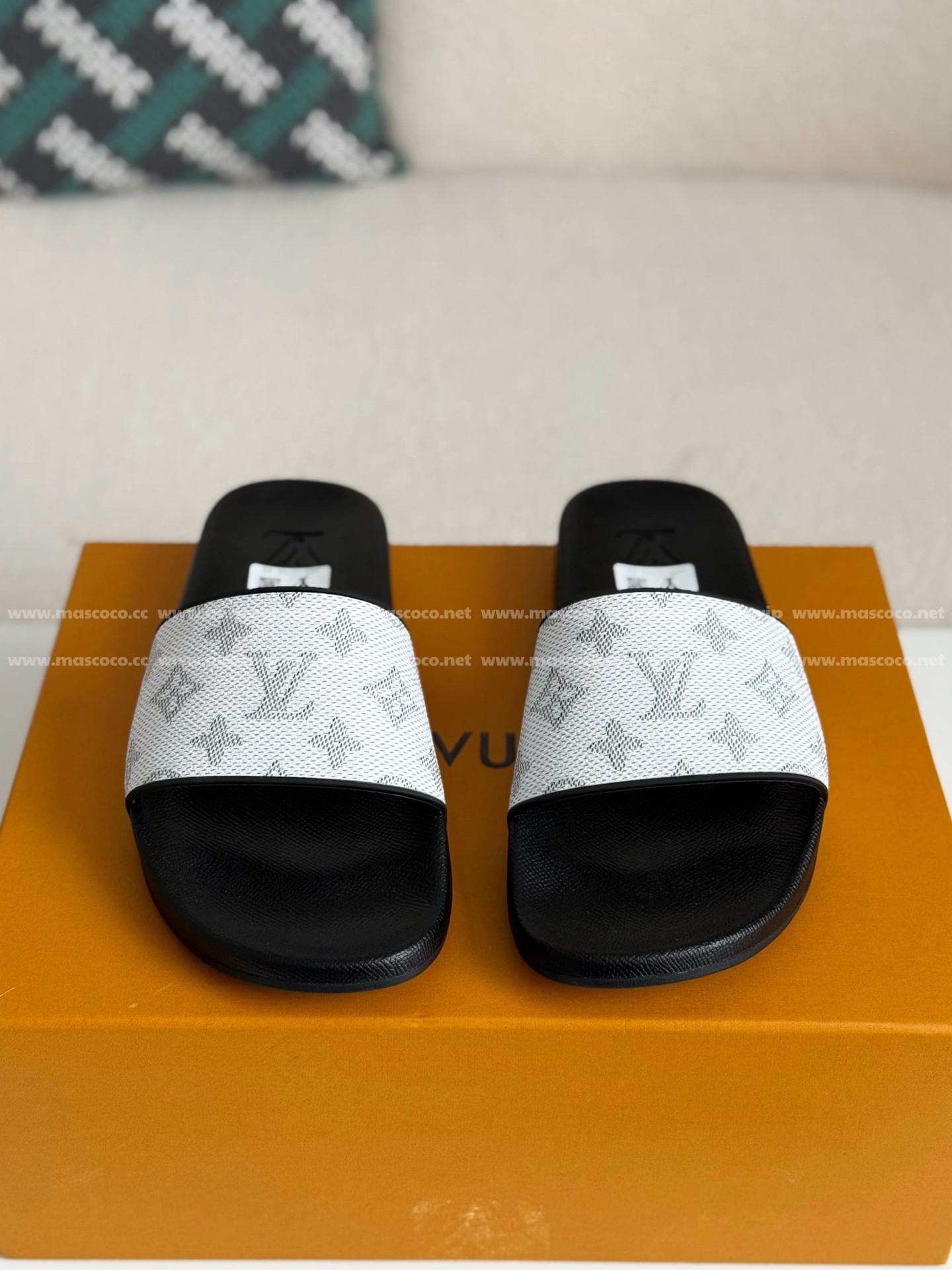 「#3946」LOUIS VUITTON SLIPPERS - 图片 3