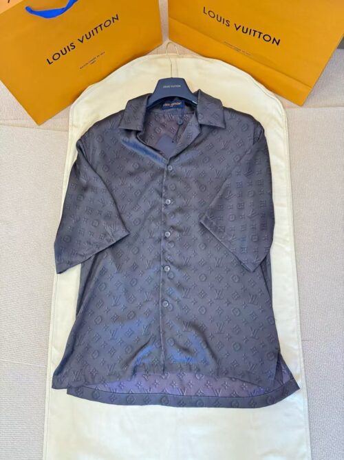「#4475」LOUIS VUITTON Letter print silk dark pattern shirt