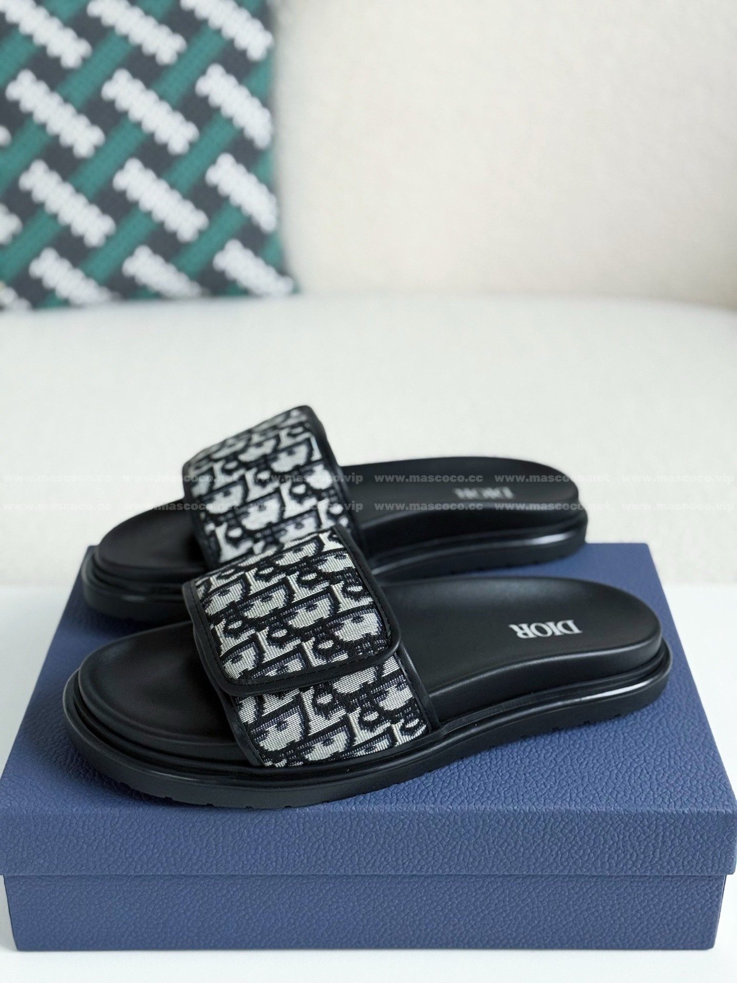 「#4498」LOUIS VUITTON SLIPPERS