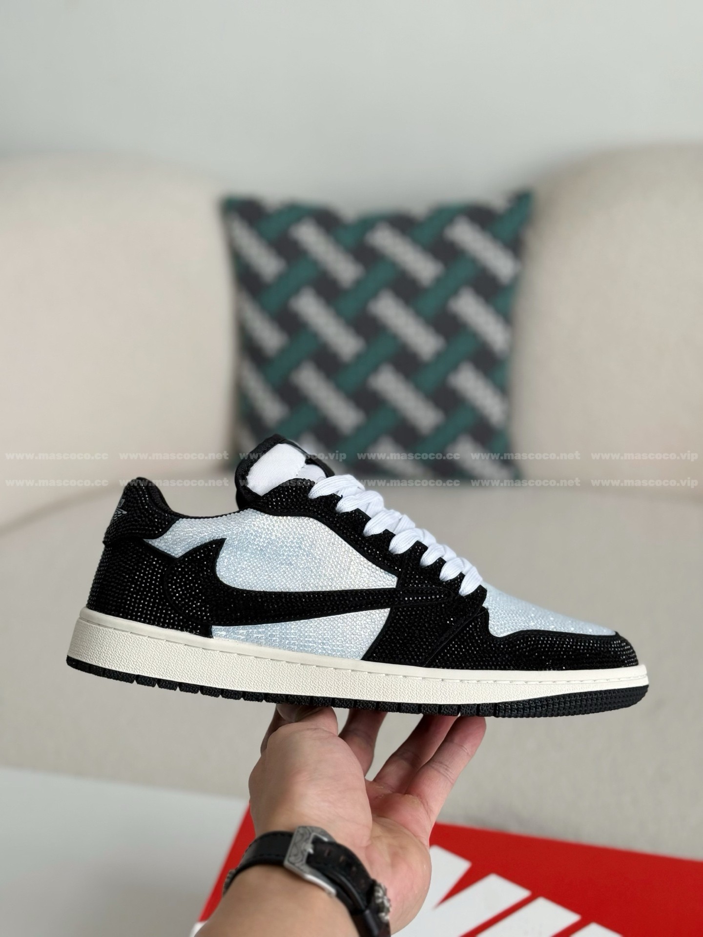 「#4539」Jordan 1 Hand-Set Rhinestones Low Sneakers - 图片 6