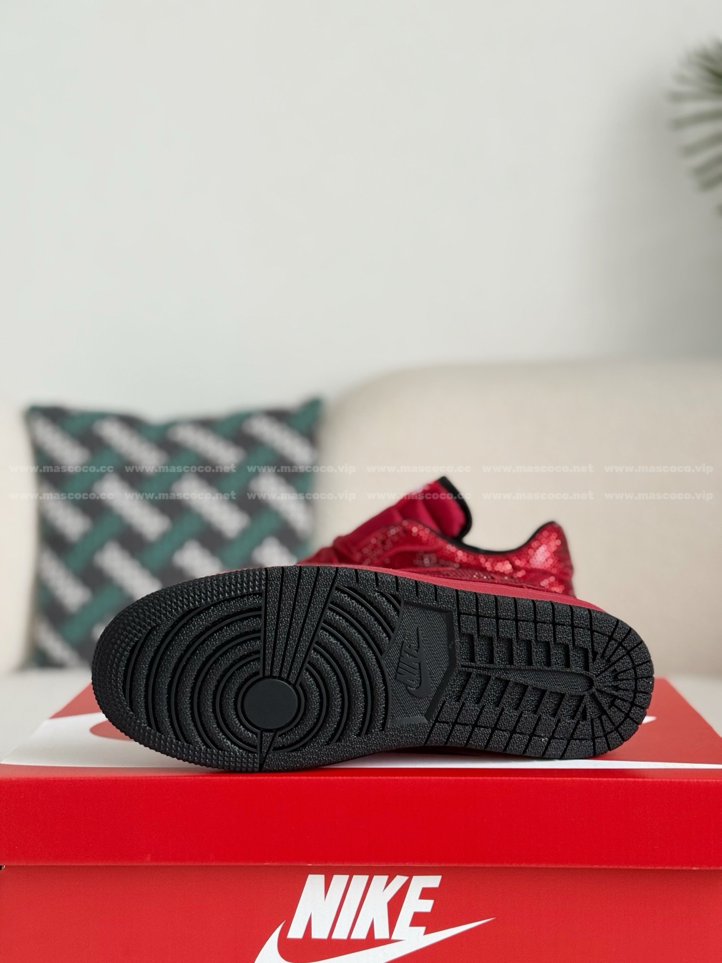 「#4545」Jordan 1 Hand-Set Rhinestones Low Sneakers - 图片 5