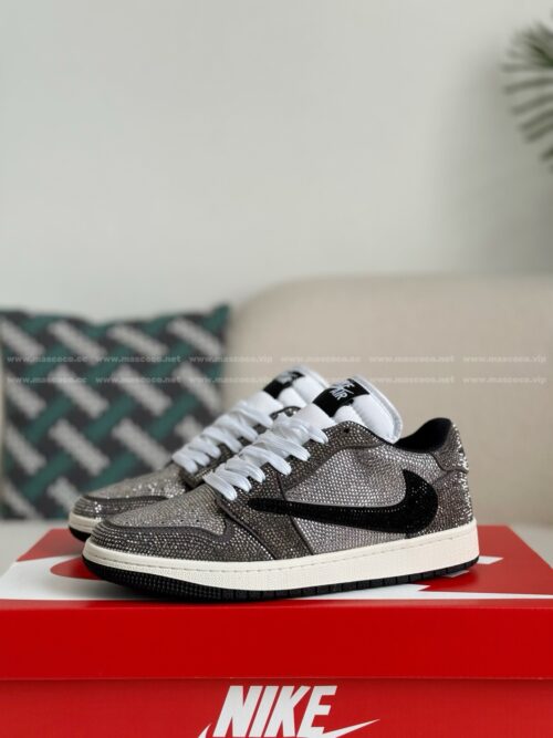 「#4546」Jordan 1 Hand-Set Rhinestones Low Sneakers