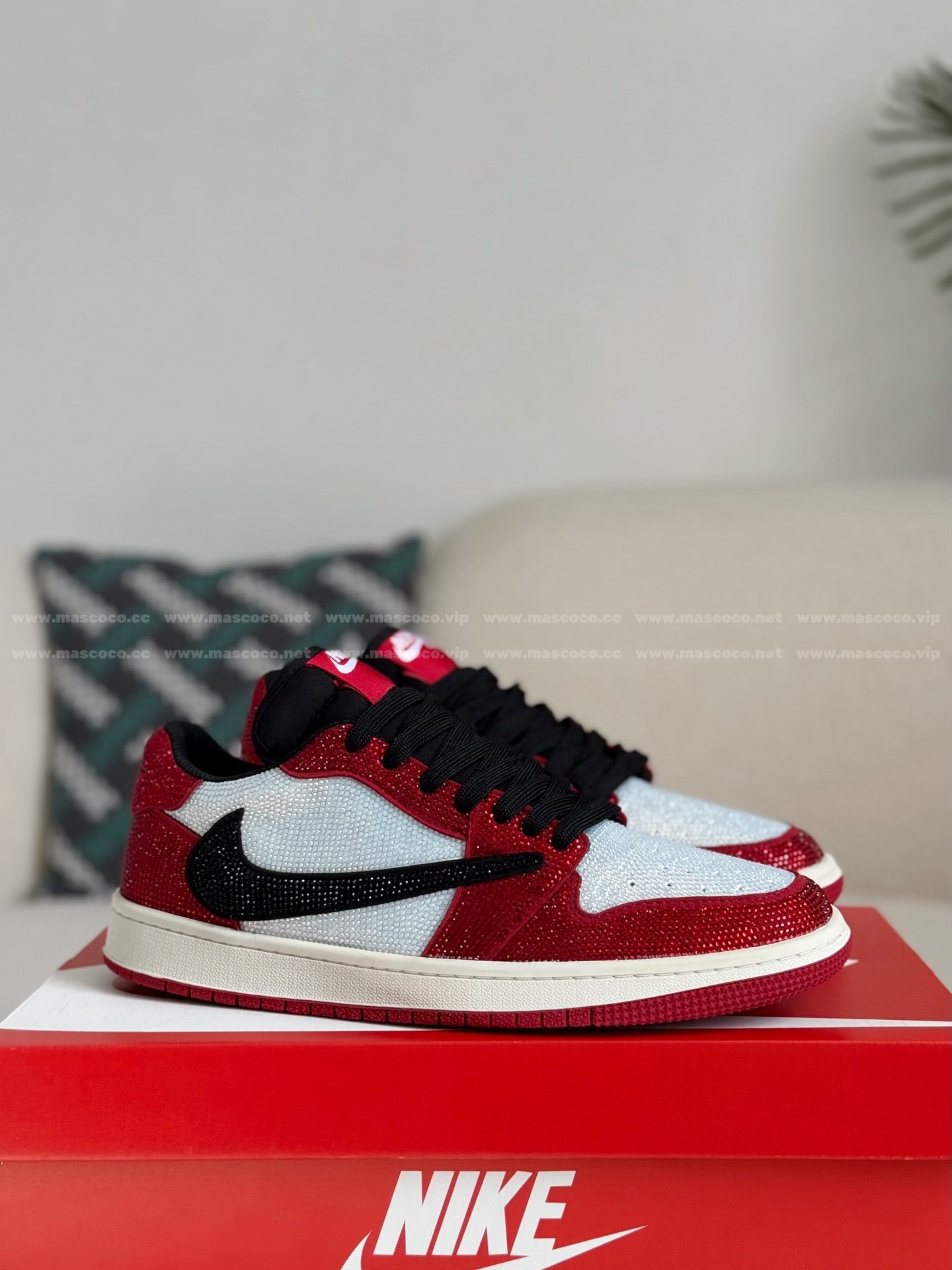 「#4547」Jordan 1 Hand-Set Rhinestones Low Sneakers - 图片 2