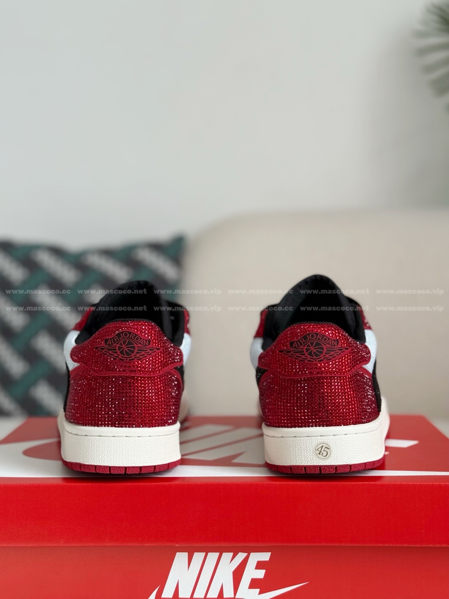 「#4547」Jordan 1 Hand-Set Rhinestones Low Sneakers - 图片 3